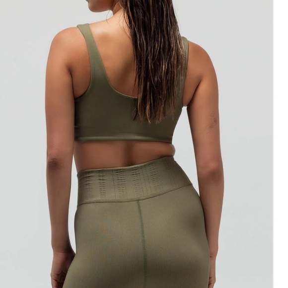 Reformer Pilates Compression Bra in Olive Green XS/S New - Picture 3 of 6